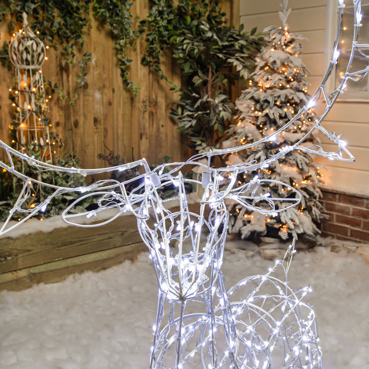 Christmas Reindeer Light - 1.4M White Wire Light Up Walking Stag with 330 White LEDs