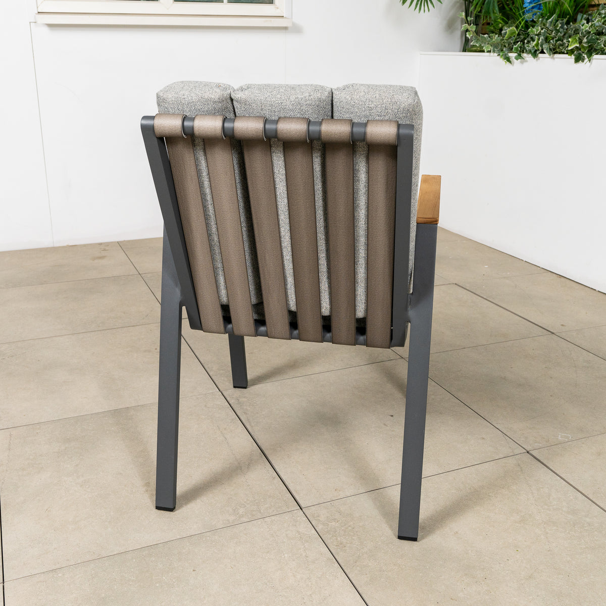 Bracken Outdoors Barcelona 4 Seat Round Aluminium Garden Furniture Set