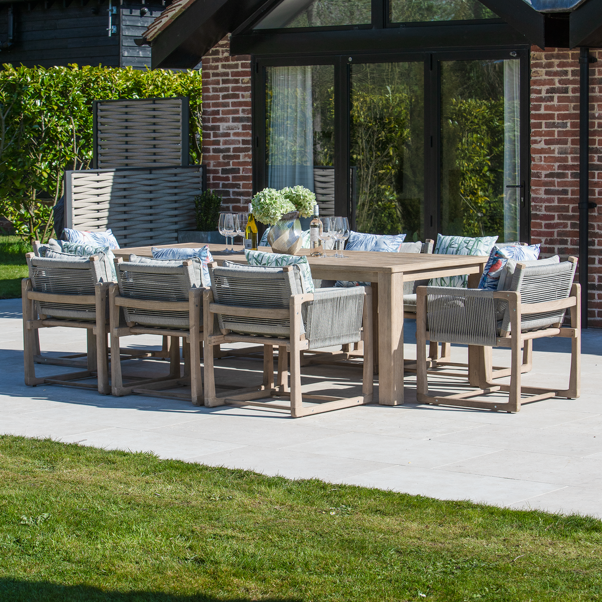 Bracken Outdoors Burford Rope Wooden Rectangular 8 Seat Dining Garden Furniture Set