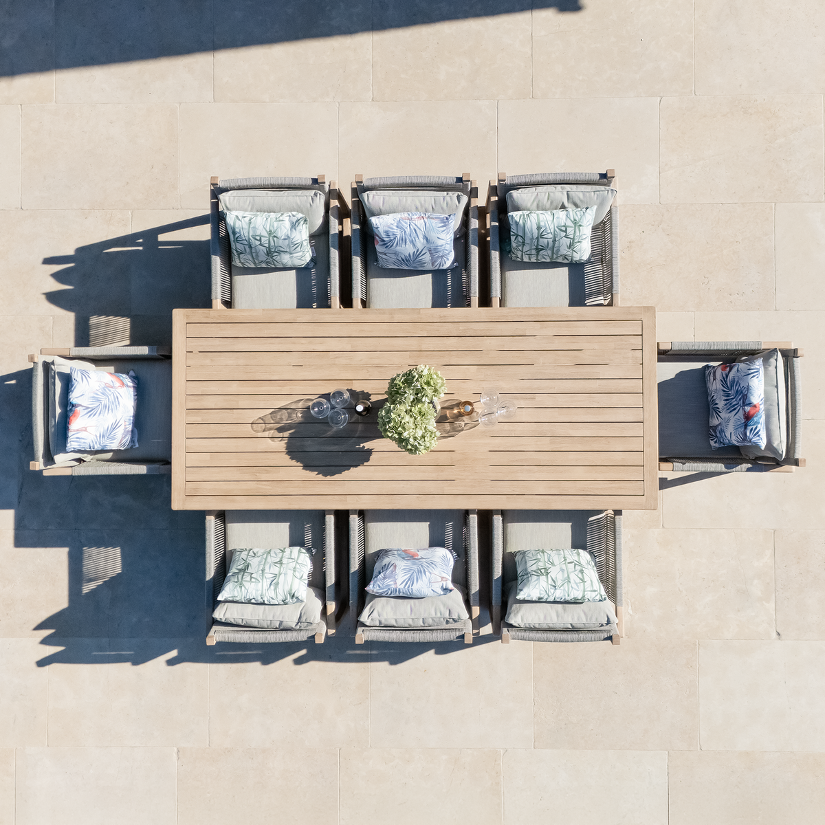 Bracken Outdoors Burford Rope Wooden Rectangular 8 Seat Dining Garden Furniture Set