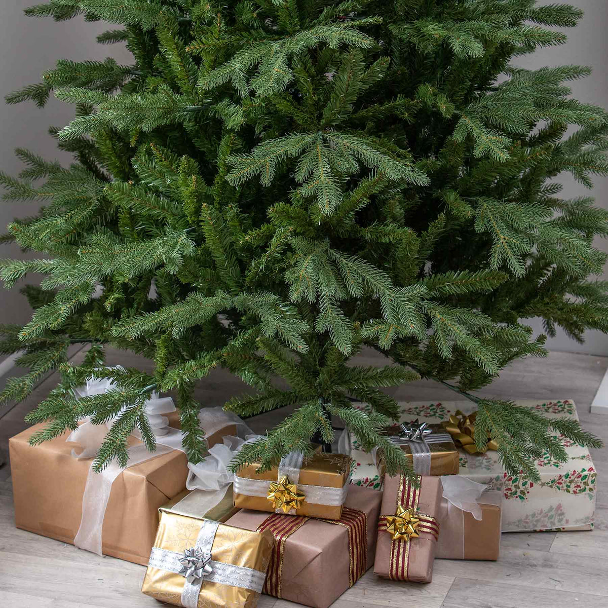 Burghley Artificial Green PE/PVC Spruce Christmas Tree 5FT, 6FT, 7FT