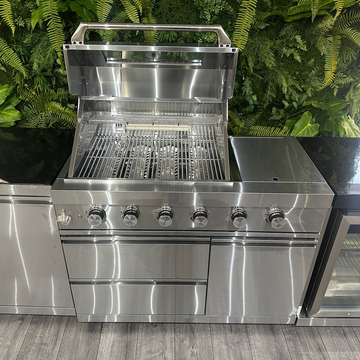 Ex Display Draco Grills 4 Burner Stainless Steel Outdoor Kitchen with Integrated Sear Station, Double Fridge and Sink Unit