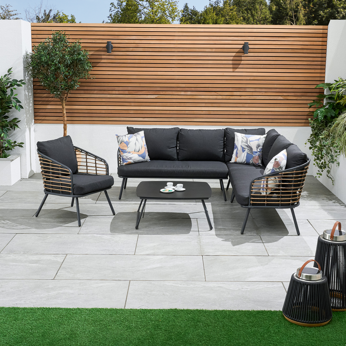 Bracken Outdoors Vegas Rattan Corner Sofa Garden Furniture Set with Coffee Table