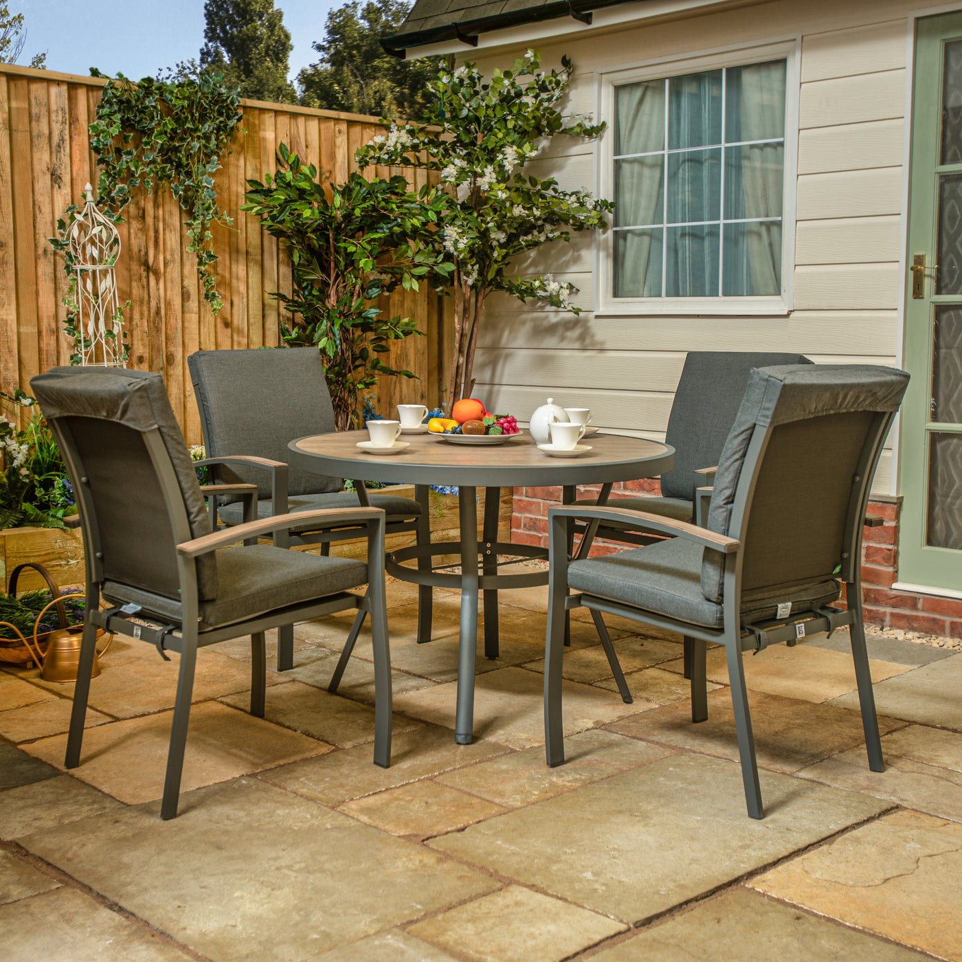 LG Outdoor Monza Garden Furniture - Garden Trends