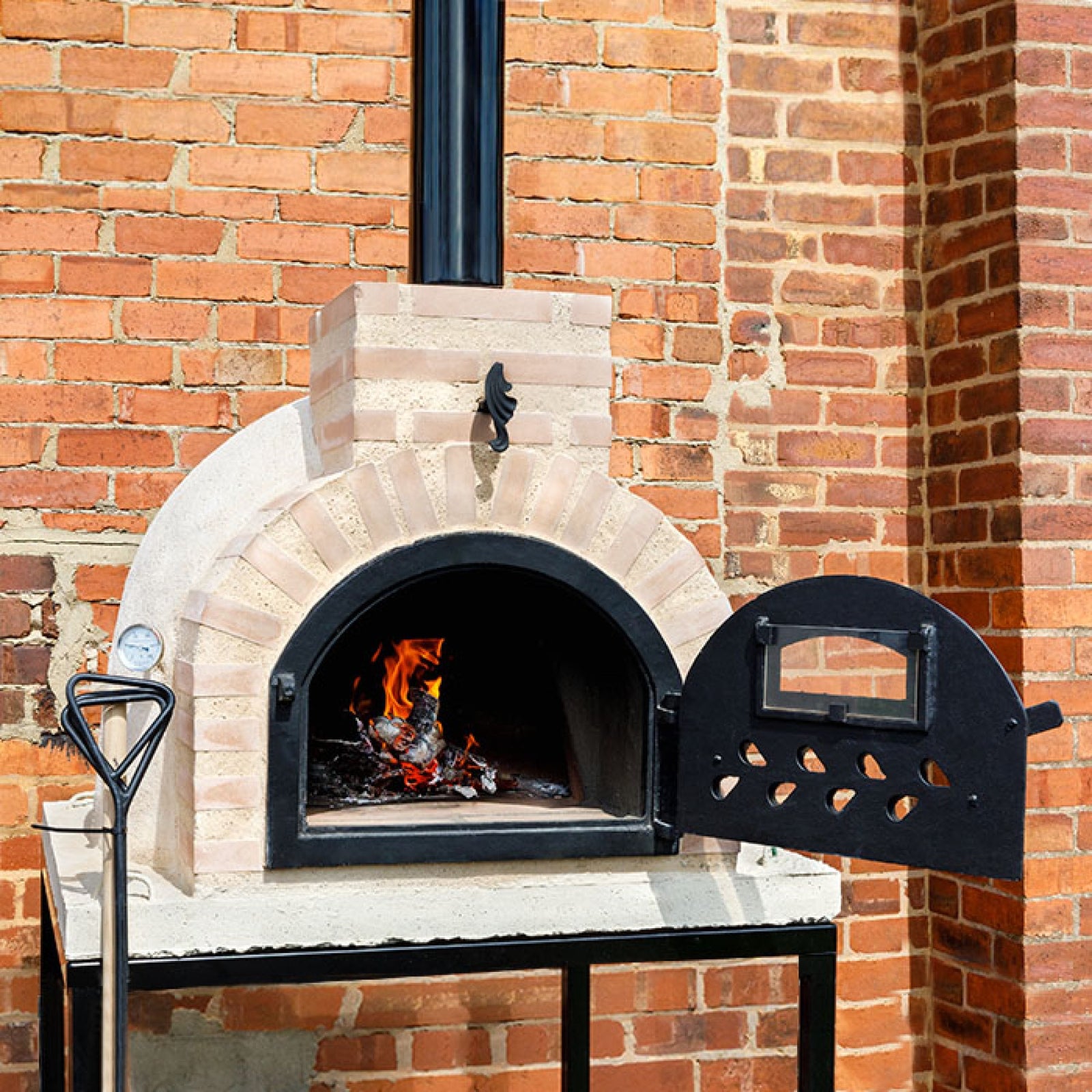 Wood-fired Clay Pizza Oven 